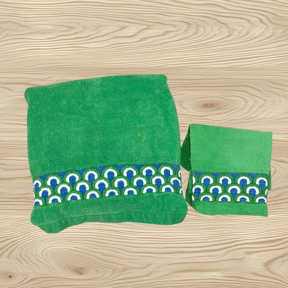 Springmaid Vintage Green Embroidered Trim Bath Towel and Wash Cloth Set
